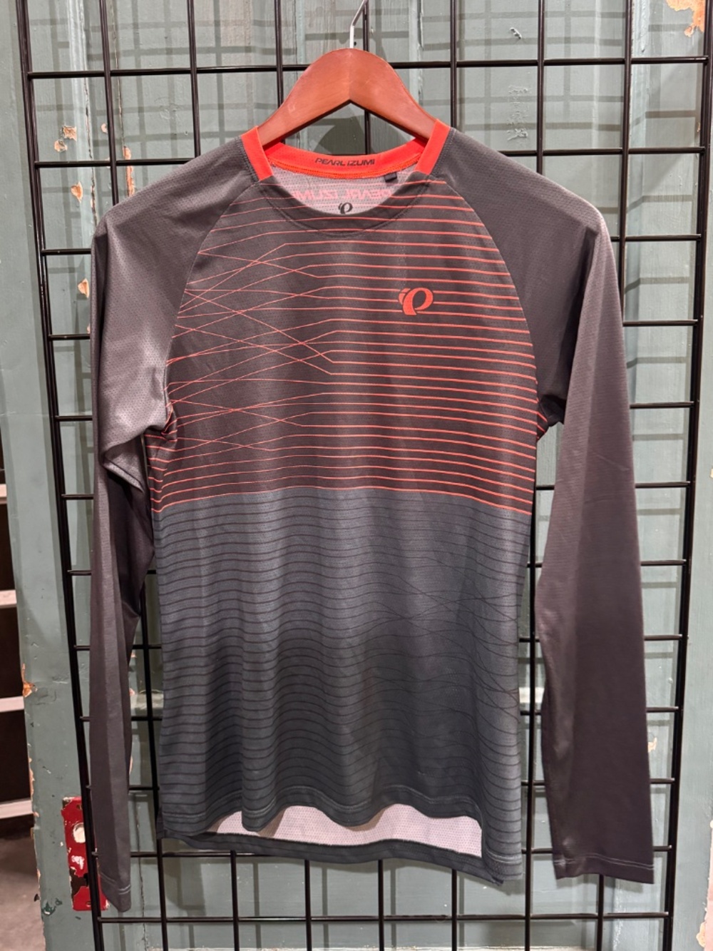 Womens Pearl Izumi pullover bike Jersey